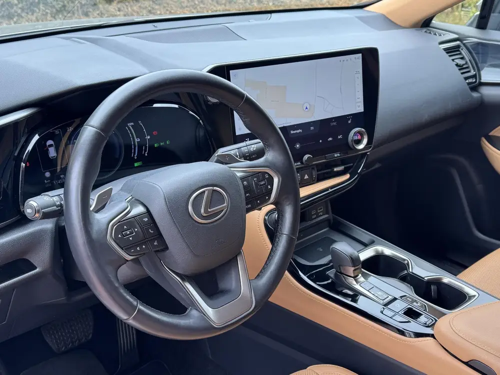 Lexus NX 450h+ AWD 360cam Trekhaak Dealer onderhoud uit 2022, foto 2