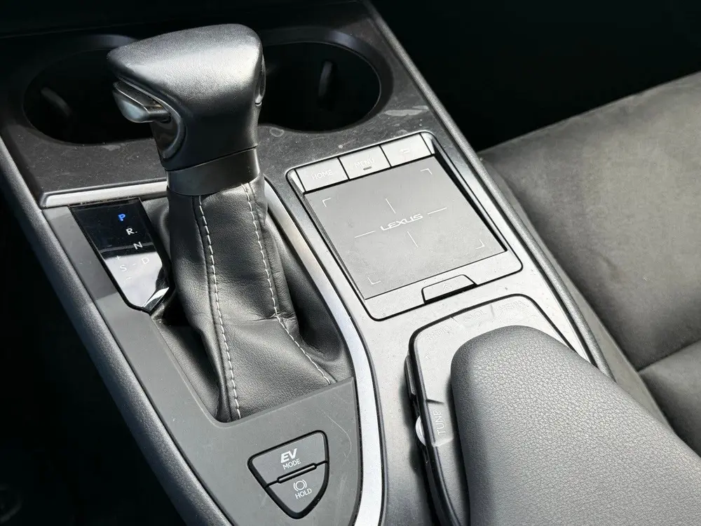 Lexus UX 250h Hybrid 184pk CVT Business Line uit 2020, foto 13