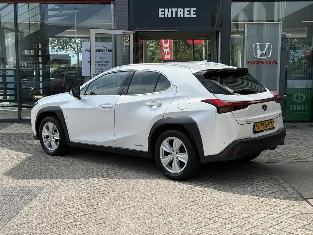 Lexus UX 250h Hybrid 184pk CVT Business Line uit 2020, foto 3