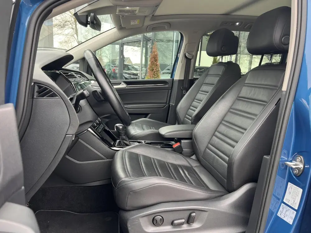 Volkswagen Touran 1.5 TSI Highline 7p Automaat Dak Leder Lux uit 2022, foto 18