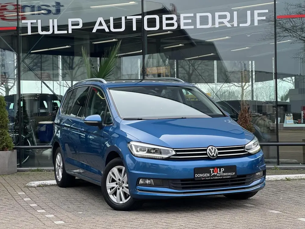Volkswagen Touran 1.5 TSI Highline 7p Automaat Dak Leder Lux uit 2022, foto 2