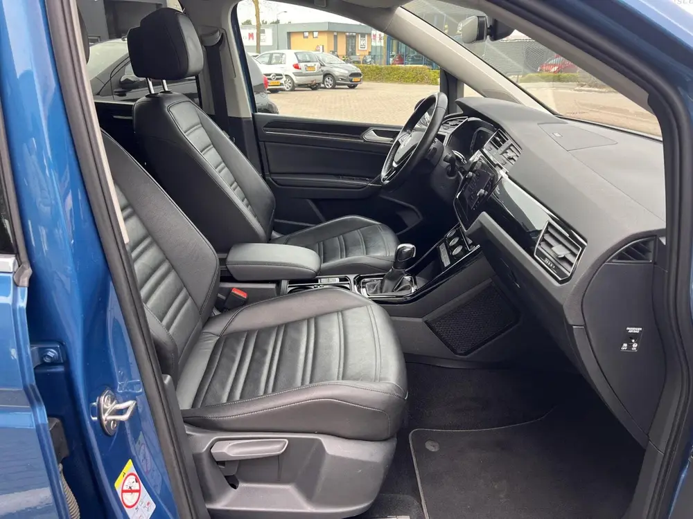 Volkswagen Touran 1.5 TSI Highline 7p Automaat Dak Leder Lux uit 2022, foto 20