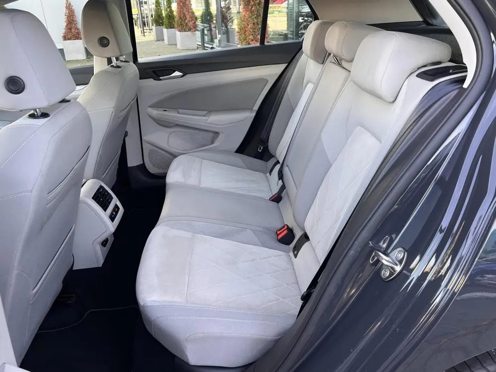 Volkswagen Golf 1.5 eTSI Life Business 5-Deurs Automaat BTW uit 2021, foto 17