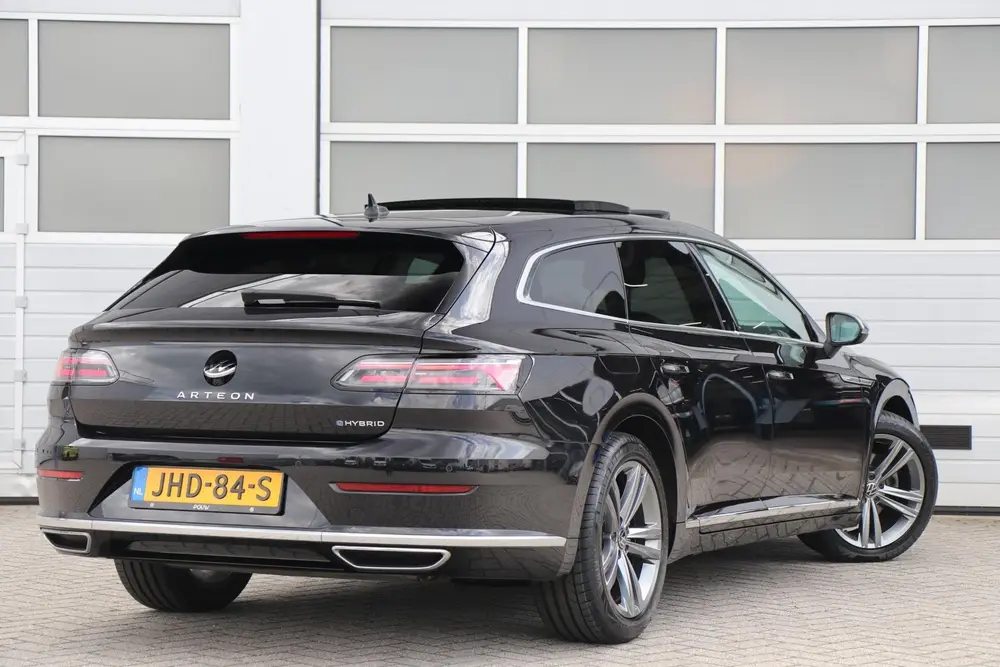 Volkswagen Arteon Shooting Brake 1.4 TSI eHybrid 218pk R-Lin uit 2021, foto 2