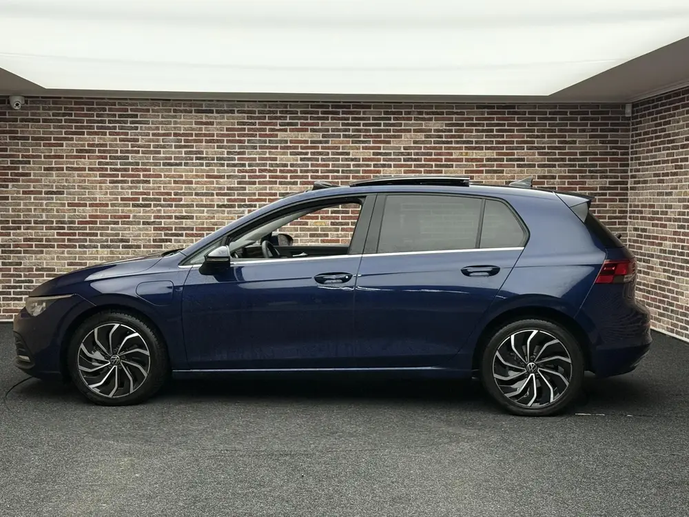 Volkswagen Golf 1.4 eHybrid Style Panoramadak Virtual Massag uit 2023, foto 10