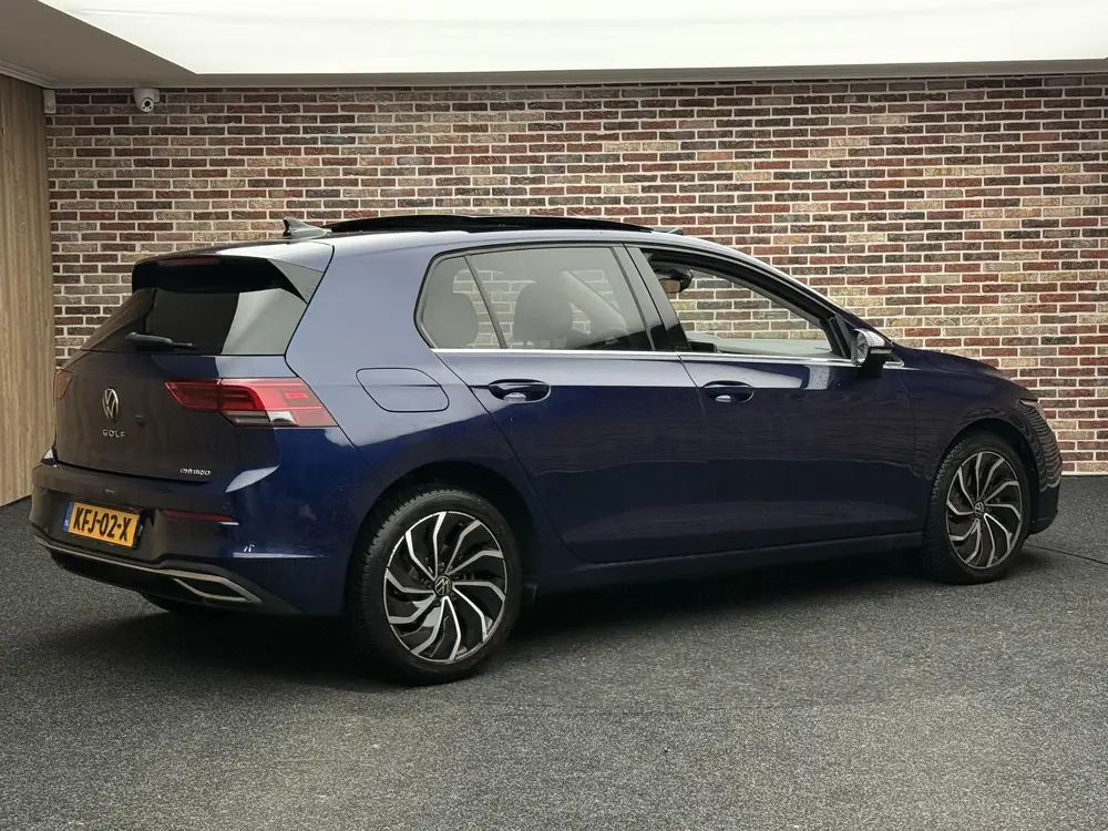 Volkswagen Golf 1.4 eHybrid Style Panoramadak Virtual Massag uit 2023, foto 2