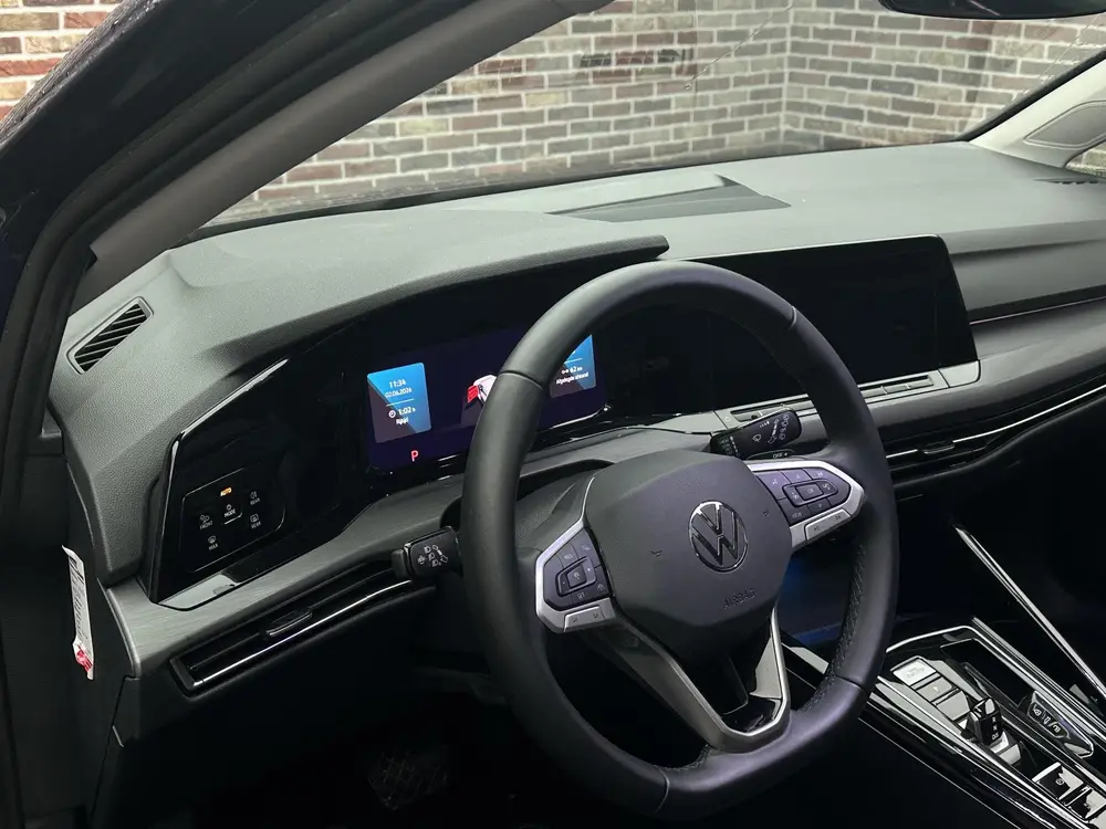 Volkswagen Golf 1.4 eHybrid Style Panoramadak Virtual Massag uit 2023, foto 3