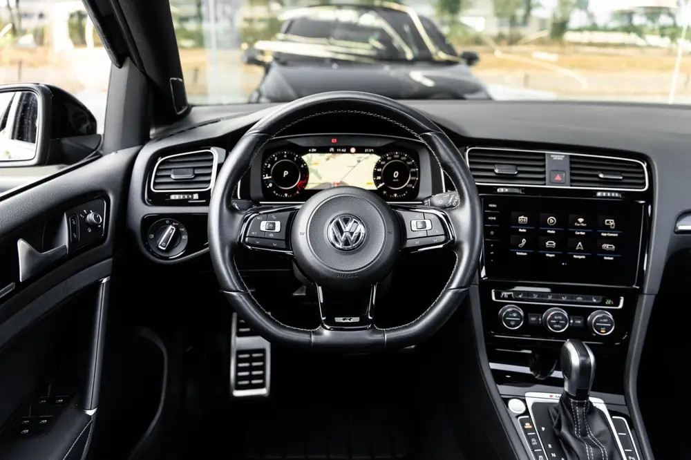 Volkswagen Golf 2.0 TSI 4Motion R Pano Dynaudio DSG Keyless uit 2020, foto 16