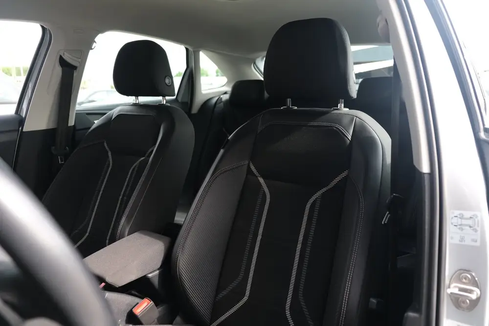 Volkswagen Taigo 1.0 TSI Style 110PK DSG IQ Matrix Led PDC N uit 2022, foto 4