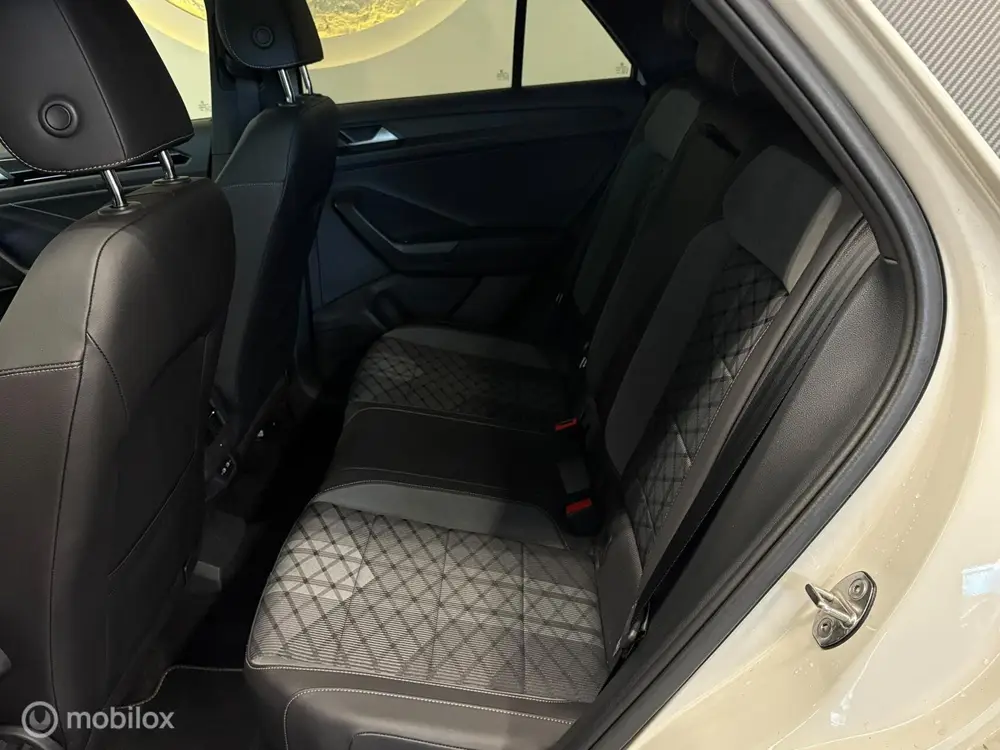 Volkswagen T-Roc 1.5 TSI 3x R-line Panorama/Keyless/Ascot gr uit 2023, foto 4