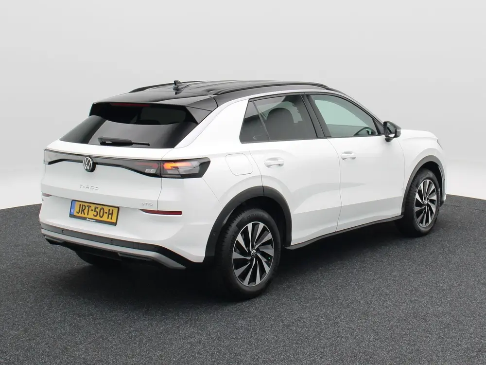 Volkswagen T-Roc 1.5 eTsi 115 Pk Life First Edition | Stoel/ uit 2026, foto 2