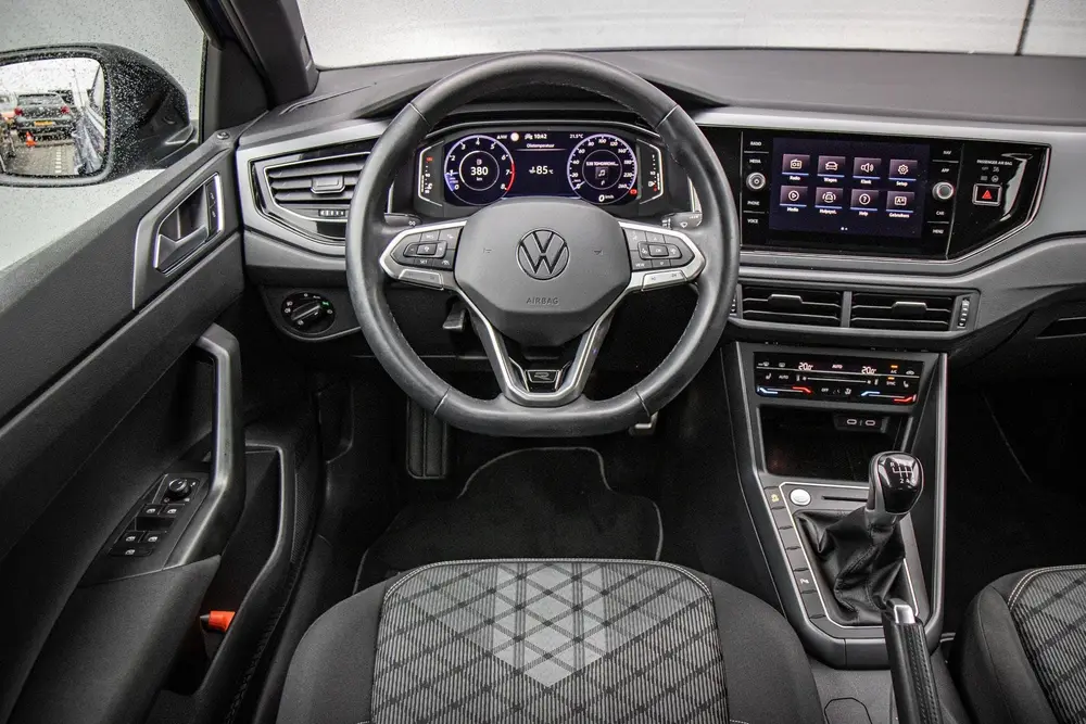 Volkswagen Taigo 1.0 TSI 110pk R-Line Business | Stoelverwar uit 2024, foto 18