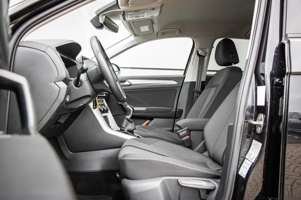 Volkswagen T-Roc 1.0 TSI 110pk Life | Trekhaak Afneembare | uit 2022, foto 4