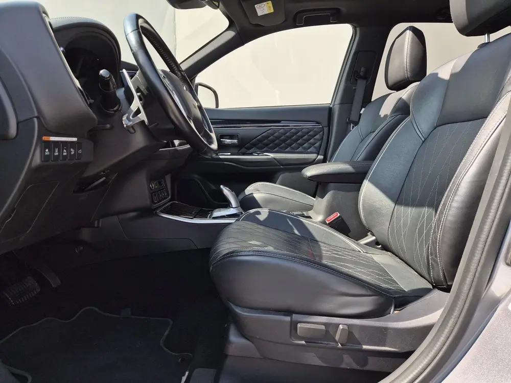 Mitsubishi Outlander 2.4 PHEV Instyle / Elektrische achterkl uit 2019, foto 12