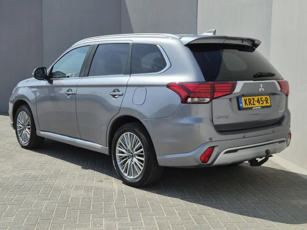 Mitsubishi Outlander 2.4 PHEV Instyle / Elektrische achterkl uit 2019, foto 17