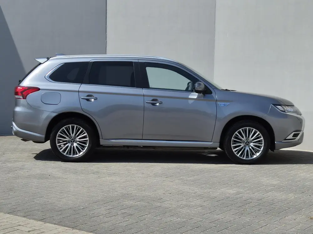 Mitsubishi Outlander 2.4 PHEV Instyle / Elektrische achterkl uit 2019, foto 18