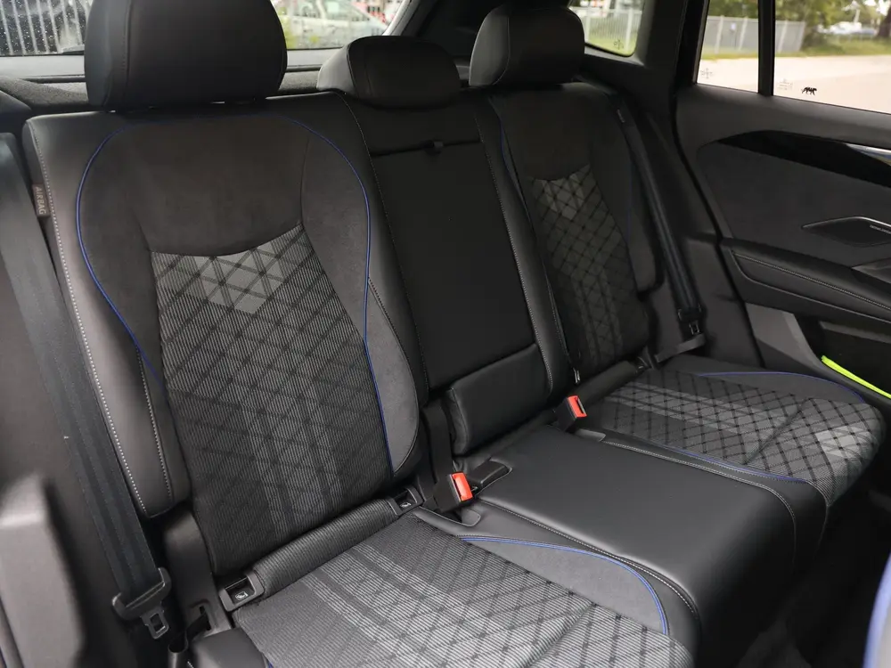 Volkswagen Tiguan R-Line Edition eHybrid 272 PK | Head up | uit 2026, foto 9
