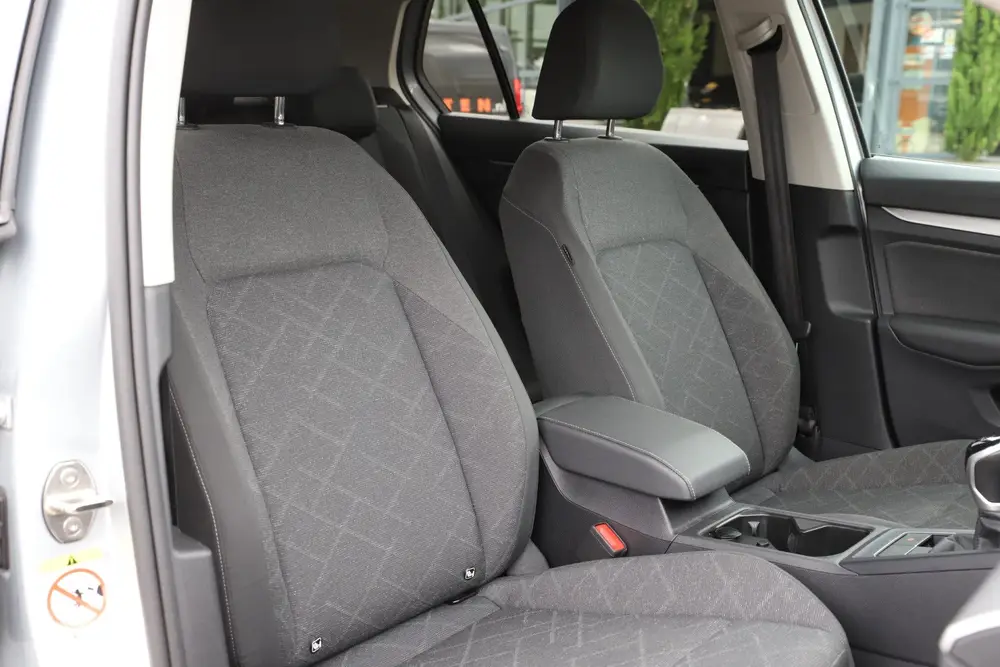 Volkswagen Golf 1.0 TSI Life | CAMERA | ACC | APPLE | LED | uit 2024, foto 13