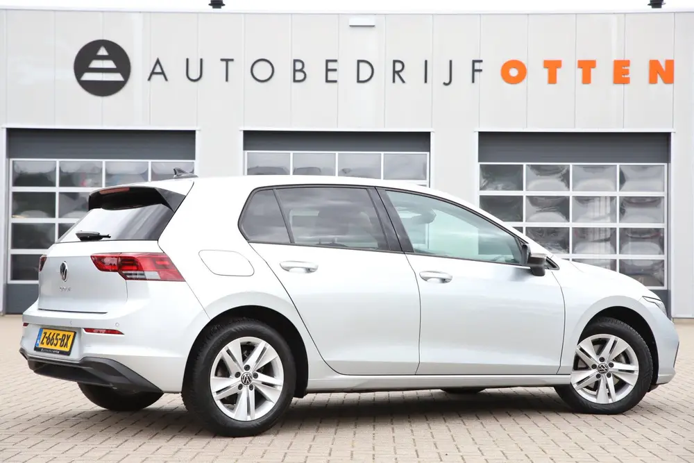 Volkswagen Golf 1.0 TSI Life | CAMERA | ACC | APPLE | LED | uit 2024, foto 2
