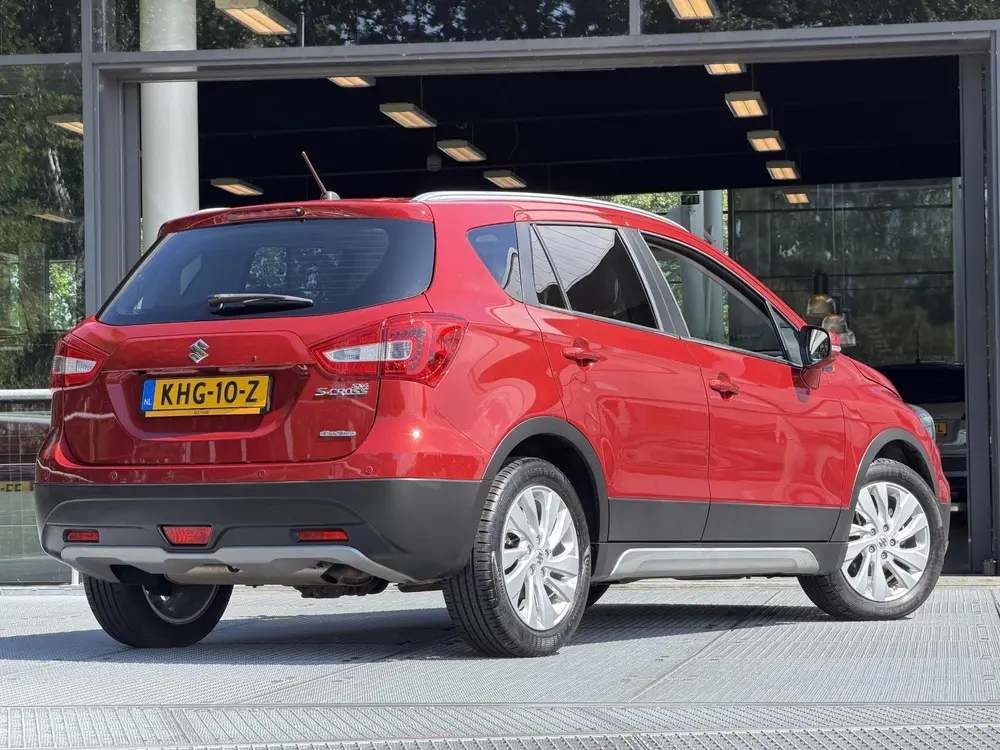 Suzuki S-Cross 1.4 Boosterjet AllGrip High Executive Automaa uit 2019, foto 2
