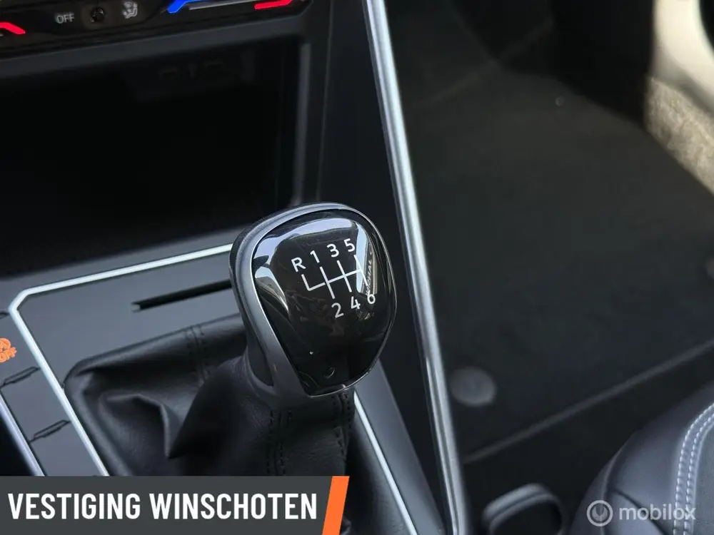 Volkswagen Taigo 1.0 TSI Style | PDC V+A | ACC | Clima | LM uit 2023, foto 18