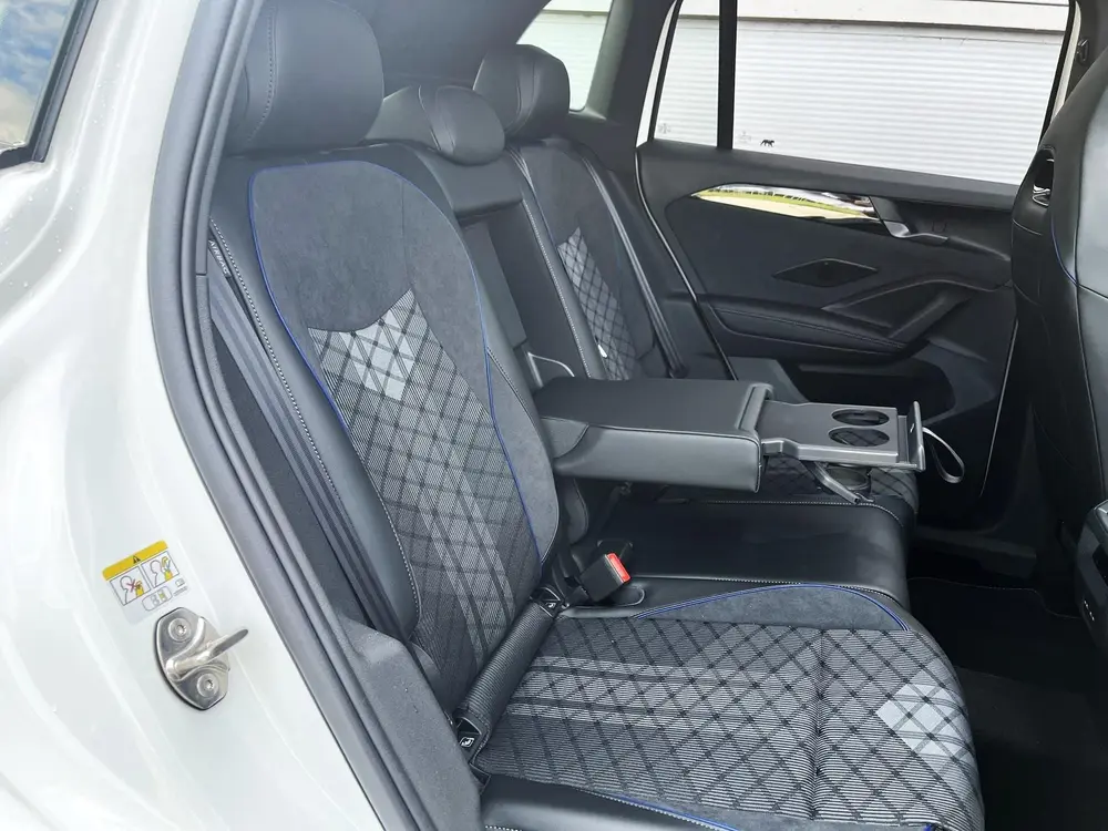 Volkswagen Tiguan 1.5 eHybrid 204pk DSG R-Line Edition | Tre uit 2026, foto 20