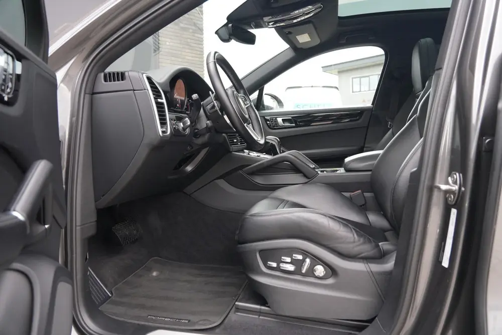 Porsche Cayenne Cayenne Coupé 3.0 E-Hybrid | Luchtvering | Sport Ch uit 2019, foto 6