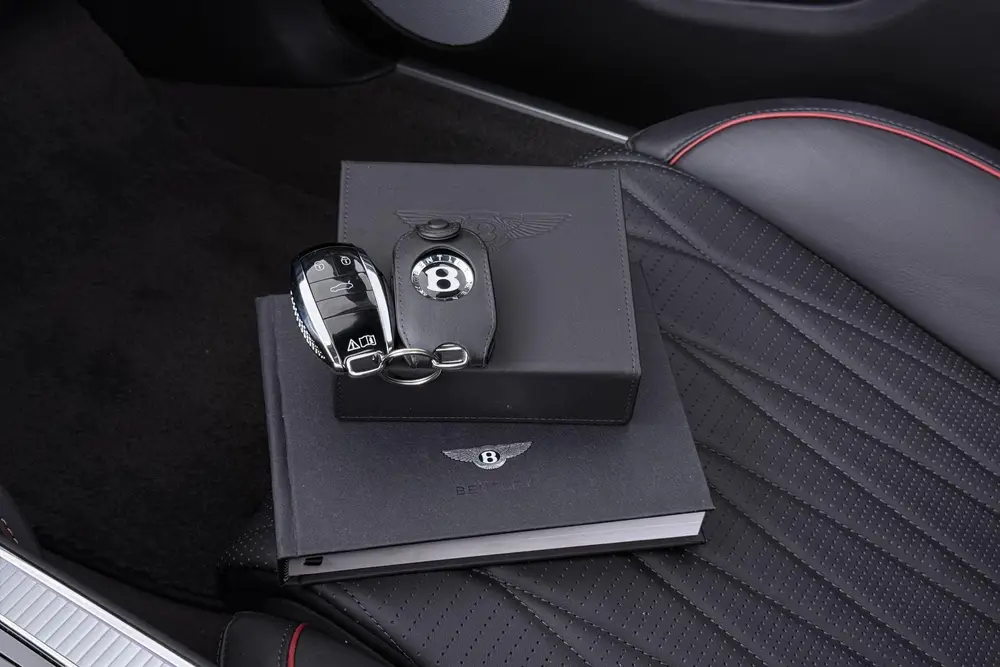 Bentley Flying Spur 2.9 V6 Hybrid Azure | Rotating Display | uit 2023, foto 18