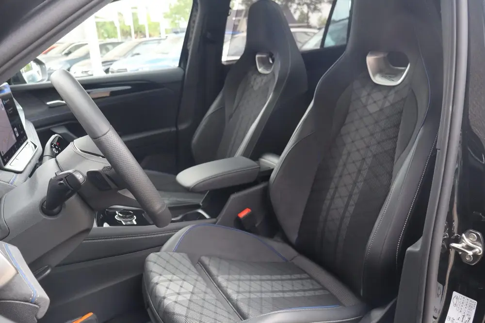 Volkswagen Tayron 1.5 eHybrid 204pk R-Line Edition | Panoram uit 2025, foto 4