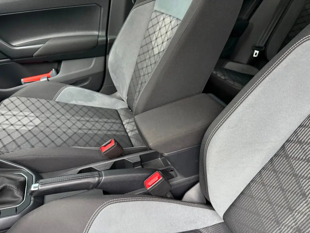 Volkswagen Polo 1.0 TSI R-Line - Automaat - Navi - Camera uit 2022, foto 17