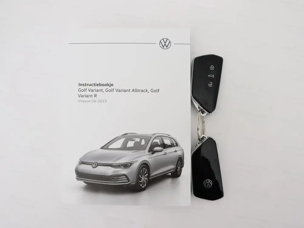 Volkswagen Golf Variant 1.0 eTSI Life Business 110 PK DGS DS uit 2023, foto 18