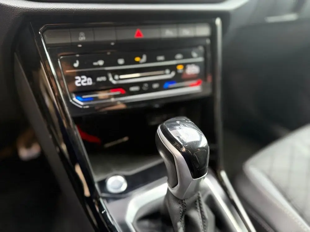 Volkswagen T-Roc 1.5 TSI R-Line 2023 Automaat| Cockpit|Stoel uit 2023, foto 13