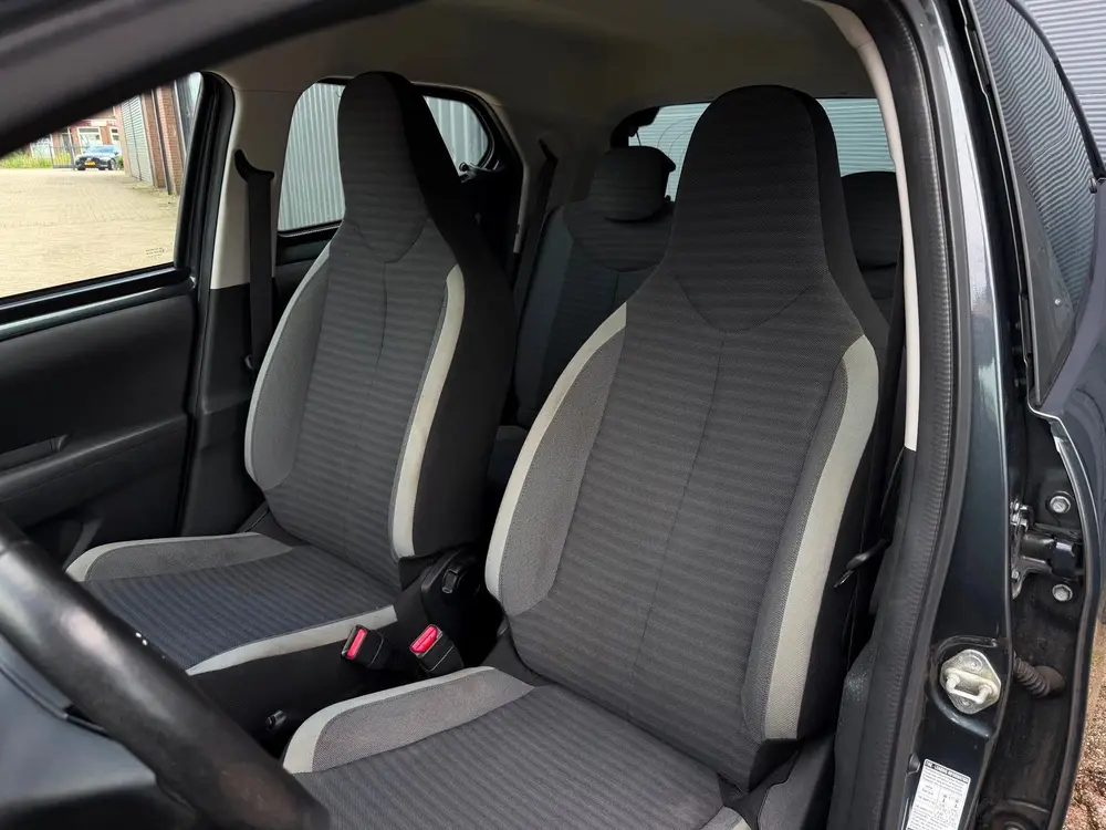 Toyota Aygo 1.0 VVT-i | Achteruitrij Camera | E-Pakket | Air uit 2019, foto 14