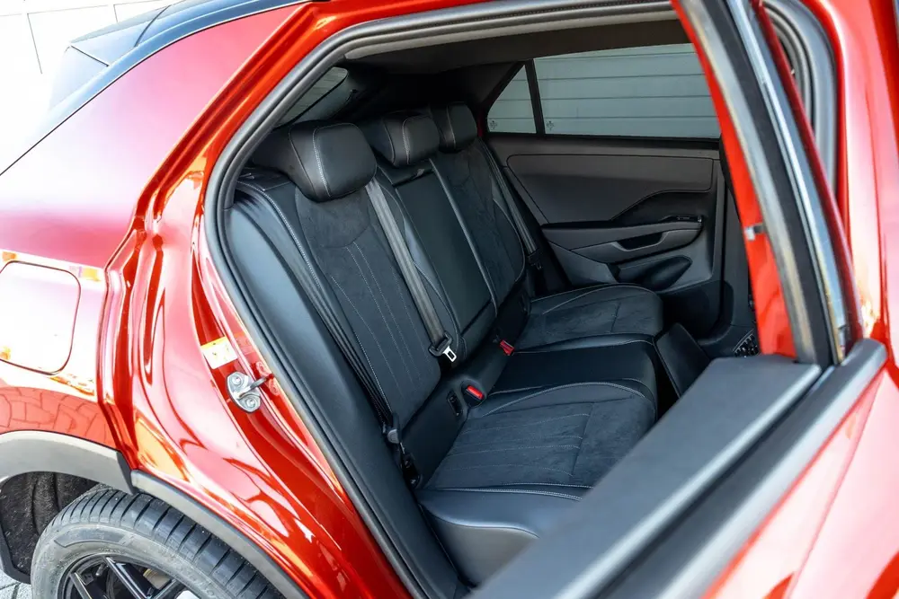 Volkswagen T-Roc 1.5 eTSI 115pk DSG Style First Edition | Bl uit 2026, foto 18