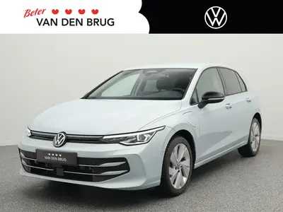 Volkswagen Golf Life Edition 1.5 eHybrid 204 PK | LED Matrix uit 2025