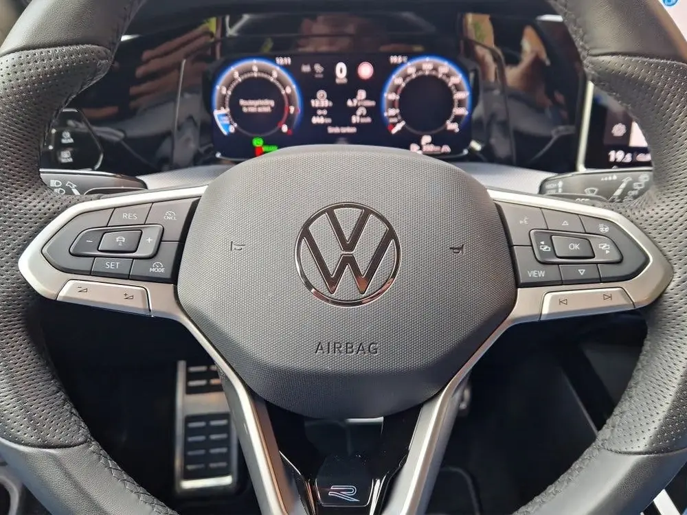 Volkswagen Golf 1.5 eTSI R-Line 360 Camera - NL Auto - Stu uit 2025, foto 16