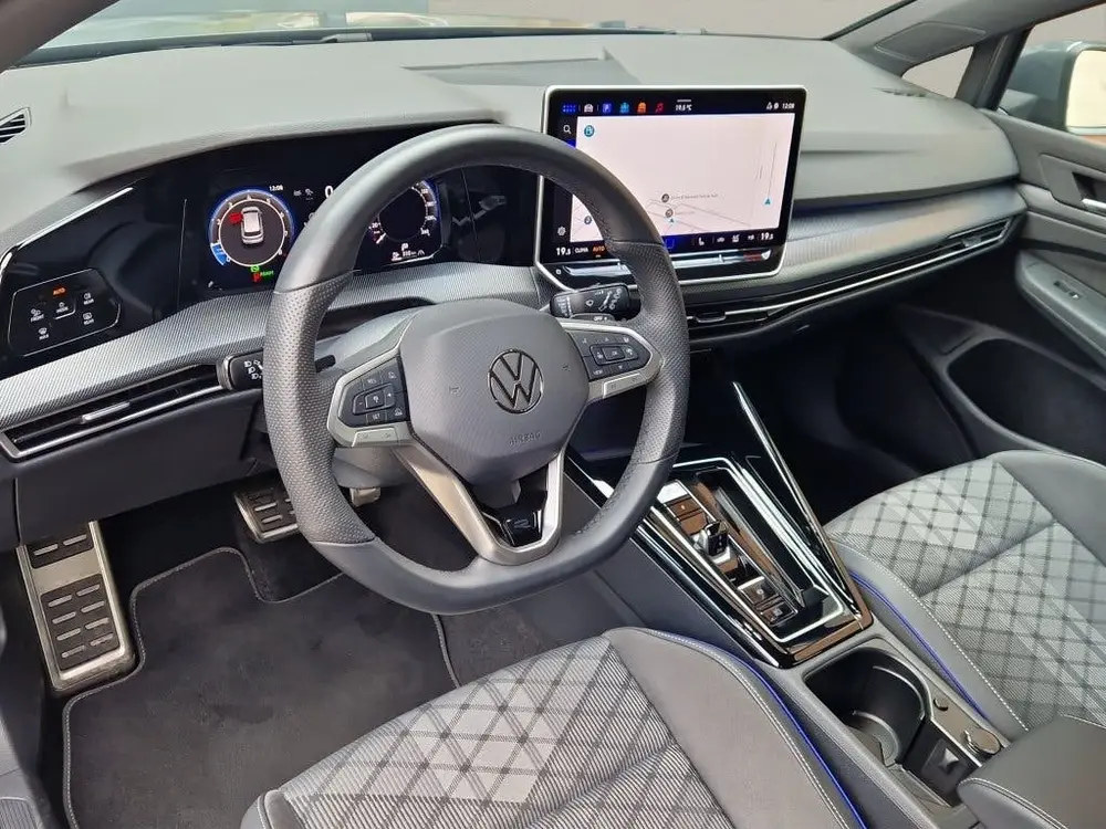 Volkswagen Golf 1.5 eTSI R-Line 360 Camera - NL Auto - Stu uit 2025, foto 2