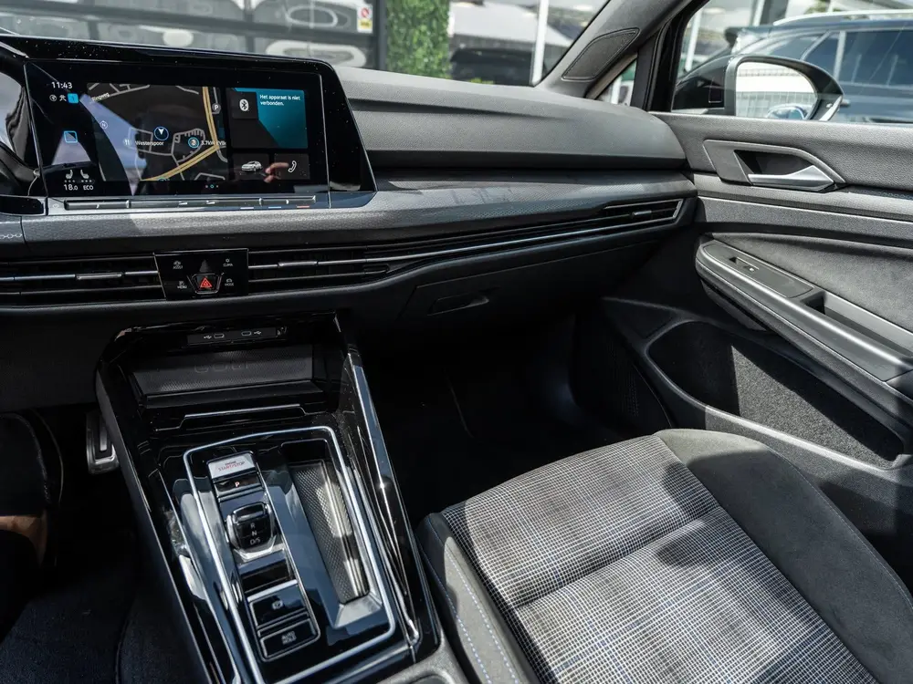 Volkswagen Golf 1.4 eHybrid 245PK GTE | Matrix | Pano | Came uit 2022, foto 2