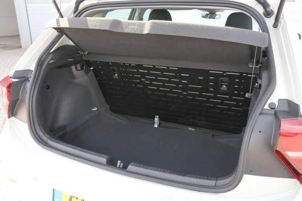 Volkswagen Polo 1.0 MPI 80pk Polo | App Connect | Parkeersen uit 2024, foto 16