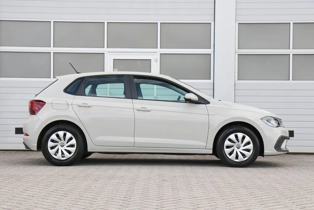 Volkswagen Polo 1.0 MPI 80pk Polo | App Connect | Parkeersen uit 2024, foto 3