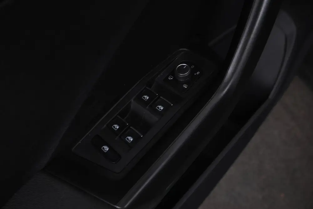 Volkswagen T-Roc 1.5 TSI Sport 150PK Automaat, Apple carplay uit 2019, foto 13