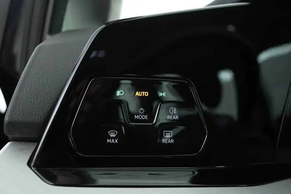 Volkswagen Golf 2.0 TDI Life Business Automaat, Navigatie uit 2021, foto 13