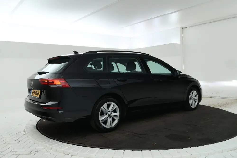 Volkswagen Golf 2.0 TDI Life Business Automaat, Navigatie uit 2021, foto 3