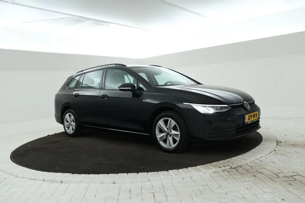 Volkswagen Golf 2.0 TDI Life Business Automaat, Navigatie uit 2021, foto 4