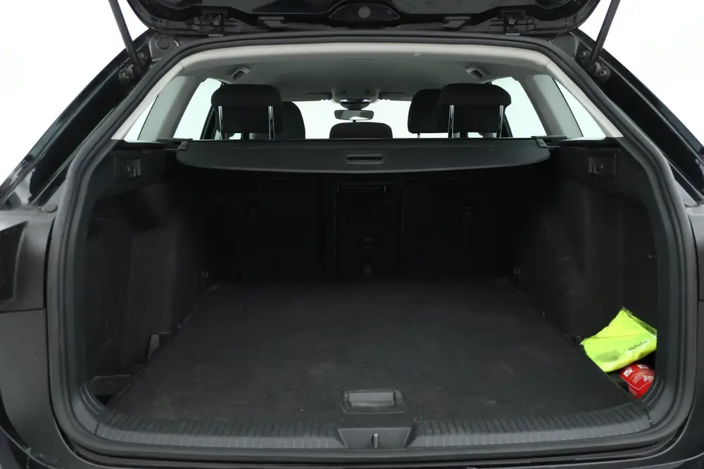 Volkswagen Golf 2.0 TDI Life Business Automaat, Navigatie uit 2021, foto 9