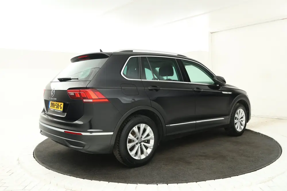 Volkswagen Tiguan 1.5 TSI Elegance Automaat, Volleder, Digit uit 2021, foto 2
