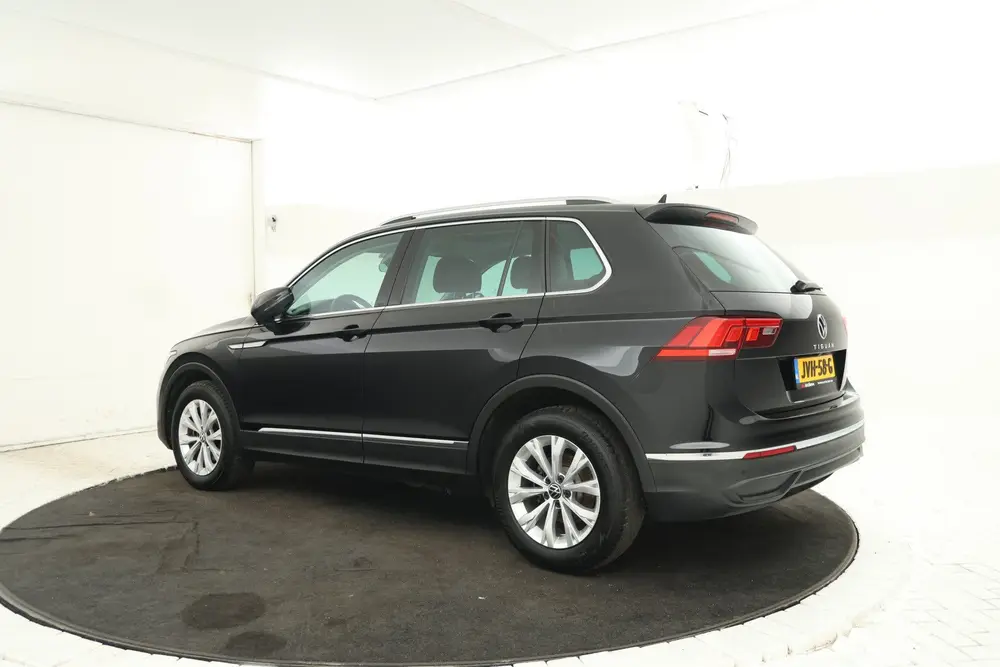 Volkswagen Tiguan 1.5 TSI Elegance Automaat, Volleder, Digit uit 2021, foto 3