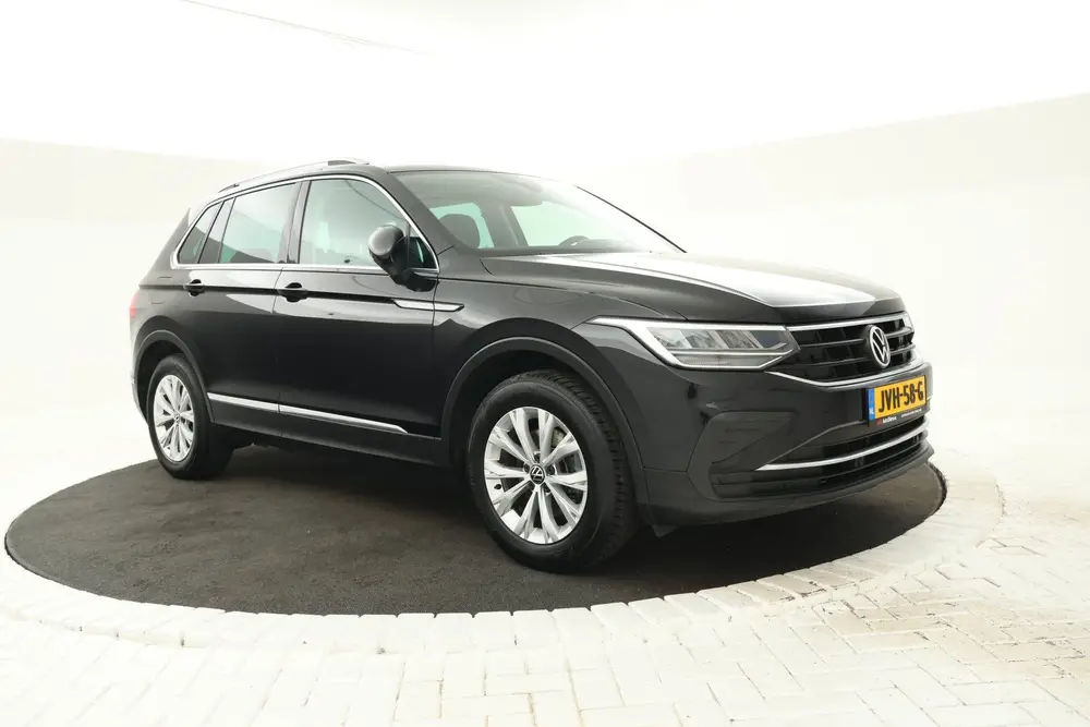 Volkswagen Tiguan 1.5 TSI Elegance Automaat, Volleder, Digit uit 2021, foto 4