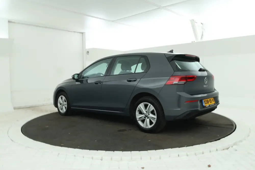 Volkswagen Golf 1.0 TSI Life Business 5 Deurs hb, Navigatie uit 2021, foto 3
