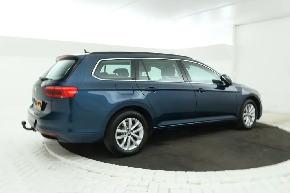 Volkswagen Passat Variant 1.6 TDI Comfort Business Automaat uit 2022, foto 3